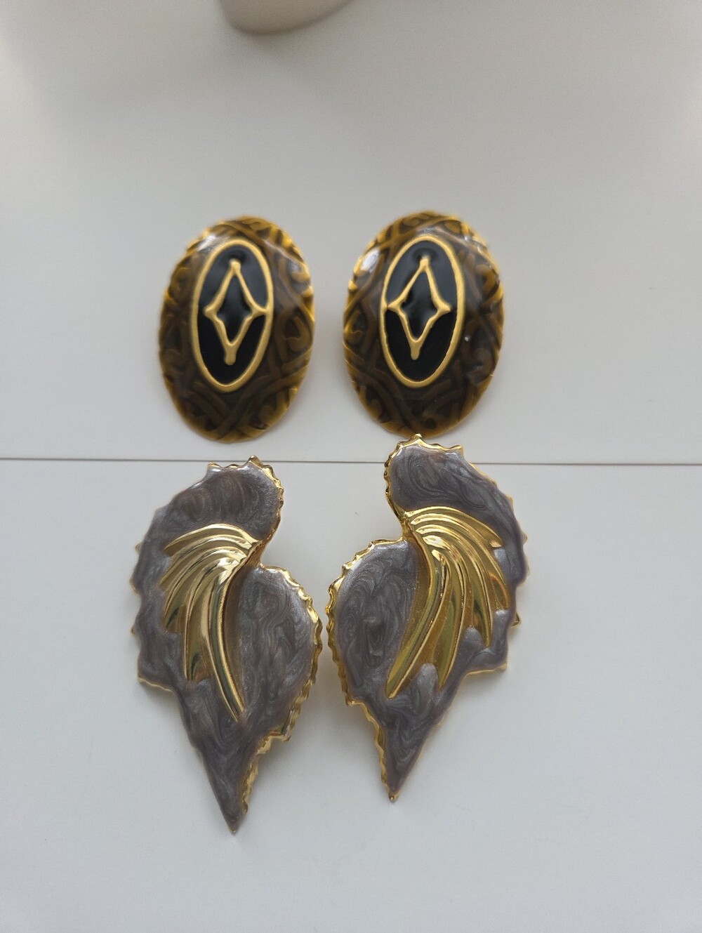 vtg 80s berebi big oversized enameled pierced earrings gold tone grey black